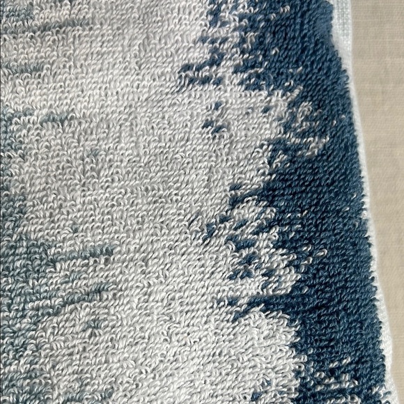 Common Thread Bath Towel Set Blue White Abstract Pattern 100% Cotton 2 pc NEW - Picture 5 of 7